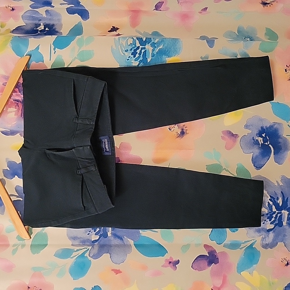 Old Navy Pixie Mid-Rise Hunter Green pants, 0